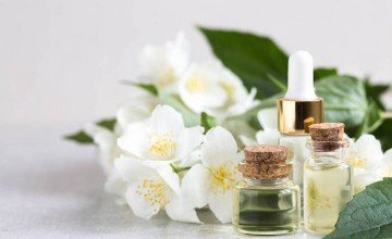 Oil-Free Cosmetics and Oil-Free Claim